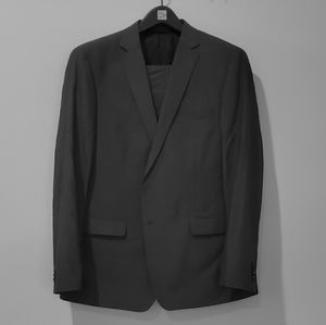 Elie Tahari Men's Charcoal Grey Pinstriped Suit